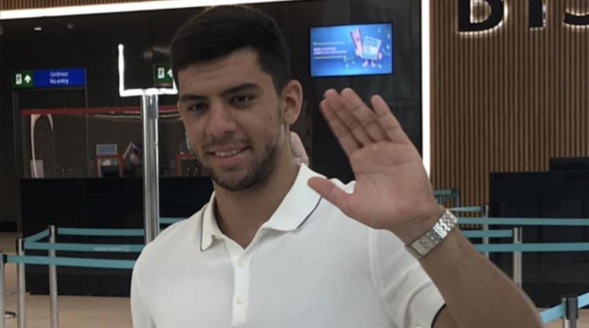 Cenk Özkacar'ın İzmir'den Lyon'a yolculuğu