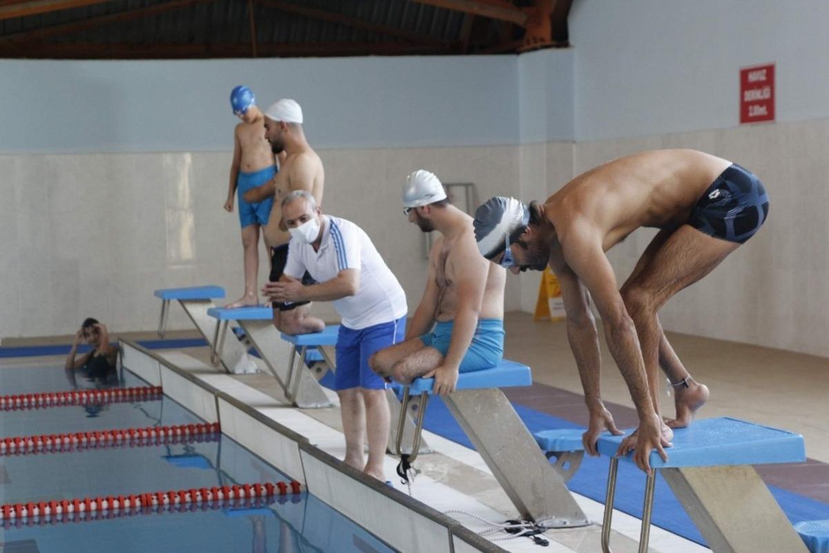 Siirtli engelli y&uuml;z&uuml;c&uuml;ler 14 kuralına uyarak T&uuml;rkiye Şampiyonası&rsquo;na hazırlanıyor