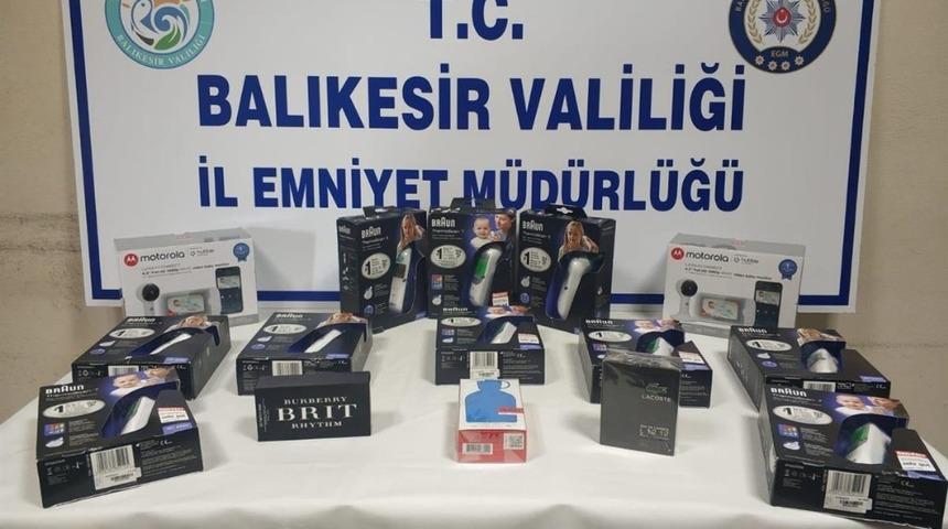Balıkesir’de hırsızlık yaptılar, Kütahya’da yakalandılar
