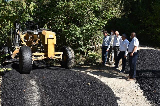 Milletvekili Ünal asfalt çalışmalarını inceledi