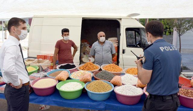 Kaymakam Temizkan, pazarda maske ve mesafe denetimi yaptı