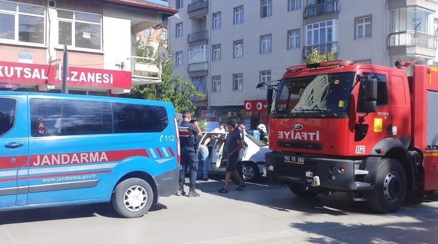 Seydişehir&rsquo;de otomobildeki yangın b&uuml;y&uuml;meden s&ouml;nd&uuml;r&uuml;ld&uuml;