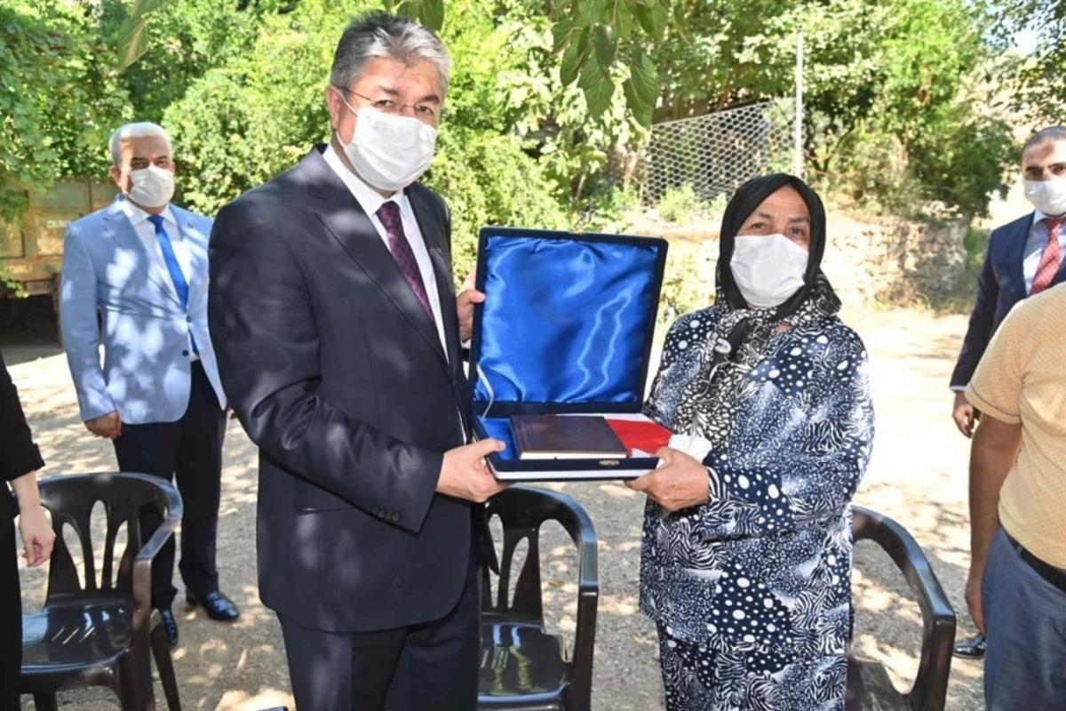 Vali Yılmaz&rsquo;dan şehit Eyvaz&rsquo;ın ailesine ziyaret