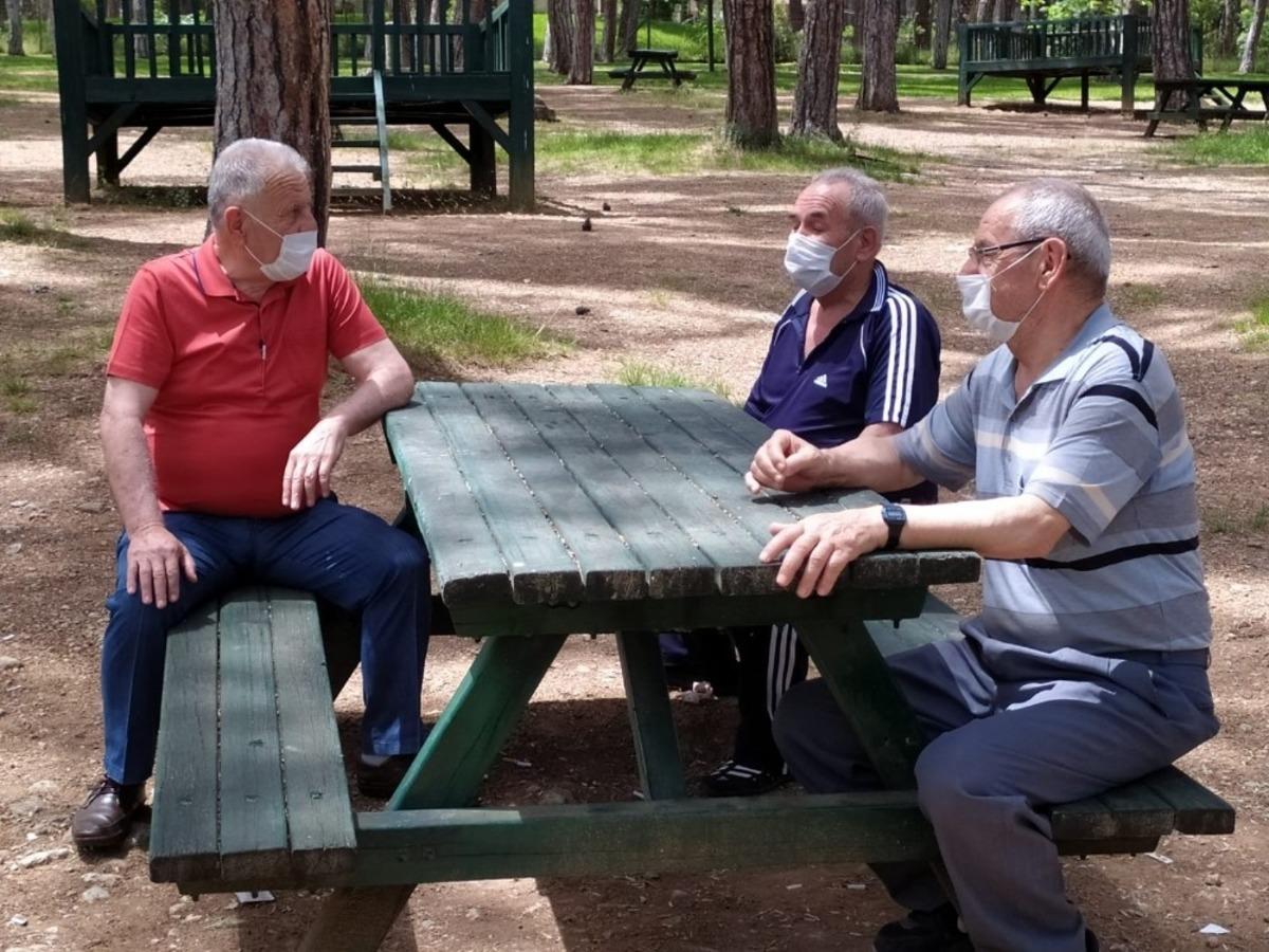 Sokak d&uuml;ğ&uuml;nleri ve 65 yaş &uuml;st&uuml;ne yeni d&uuml;zenleme