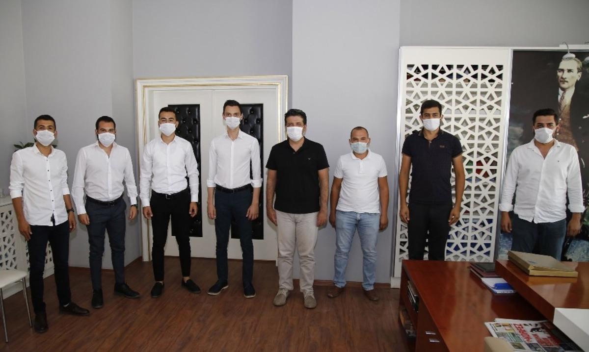 CHP&rsquo;li gen&ccedil;ler Başkan Gen&ccedil;&rsquo;i ziyaret etti