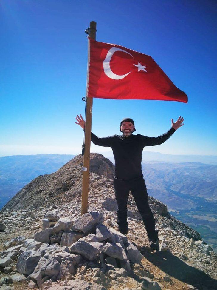 Kayserili dağcılar, deprem şehitlerini andı G3