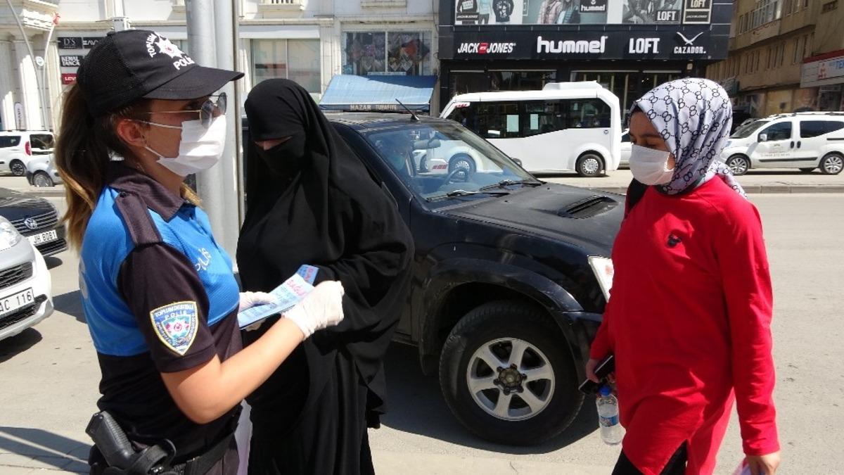 Polisten vatandaşa maske, mesafe ve temizlik uyarısı