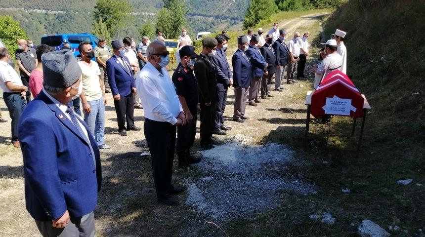 Başkan Bozkurt Kıbrıs Gazisinin cenazesine katıldı