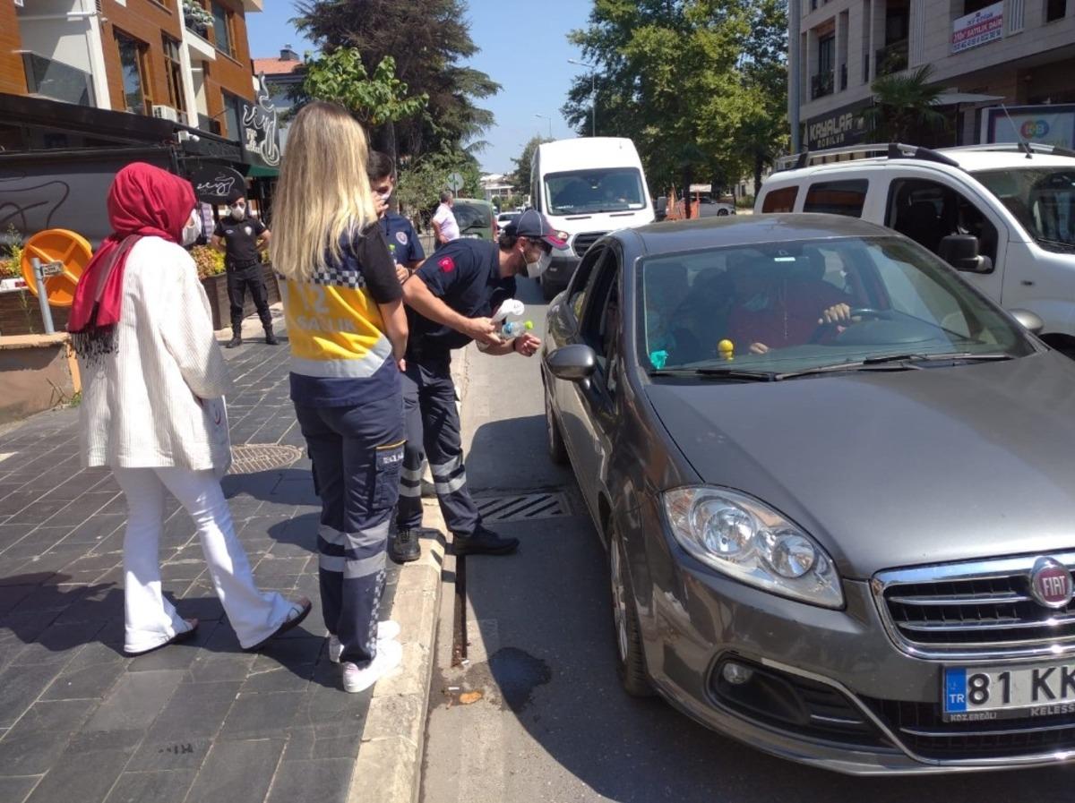 Sağlık m&uuml;d&uuml;r&uuml; de acil sağlık ekipleri de sokağa indi
