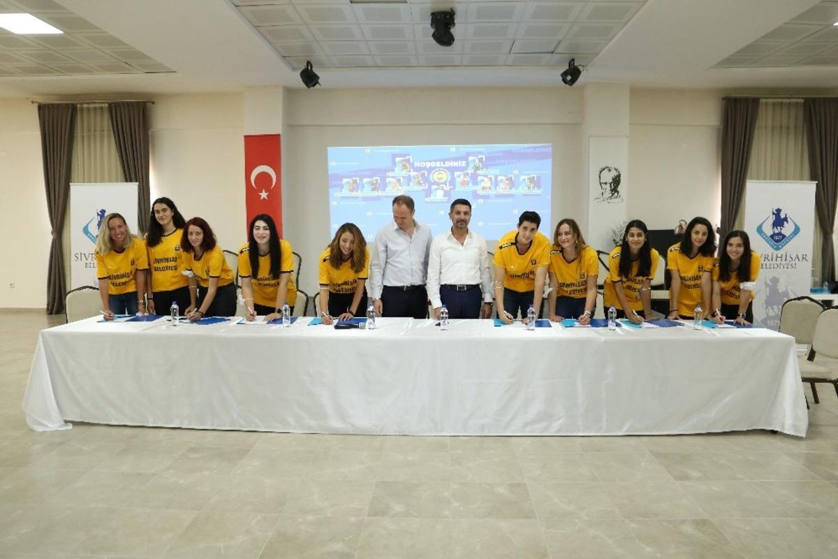 Sivrihisar&rsquo;da imza şov