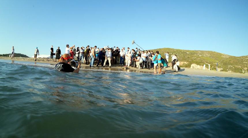 Emine Erdoğan ve Bakan Kurum kaplumbağaları denize uğurladı