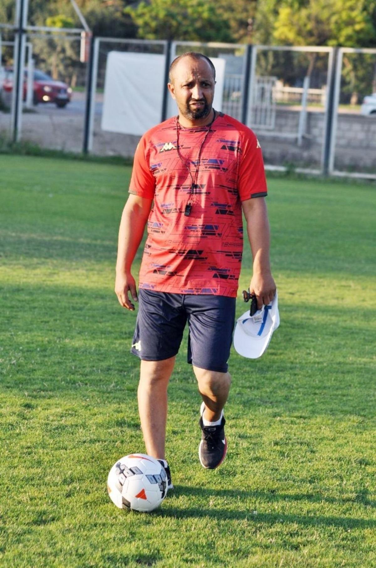 Kayserispor&rsquo;a antren&ouml;r takviyesi