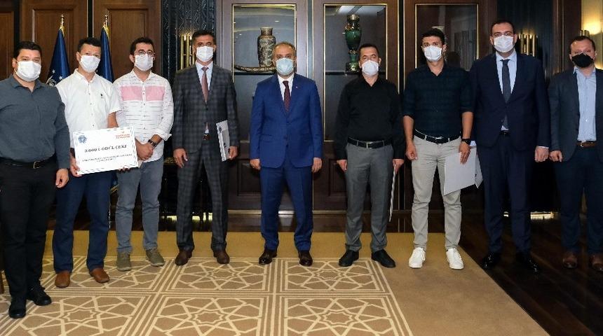 Başkan Aktaş’tan hizmet neferlerine ödül