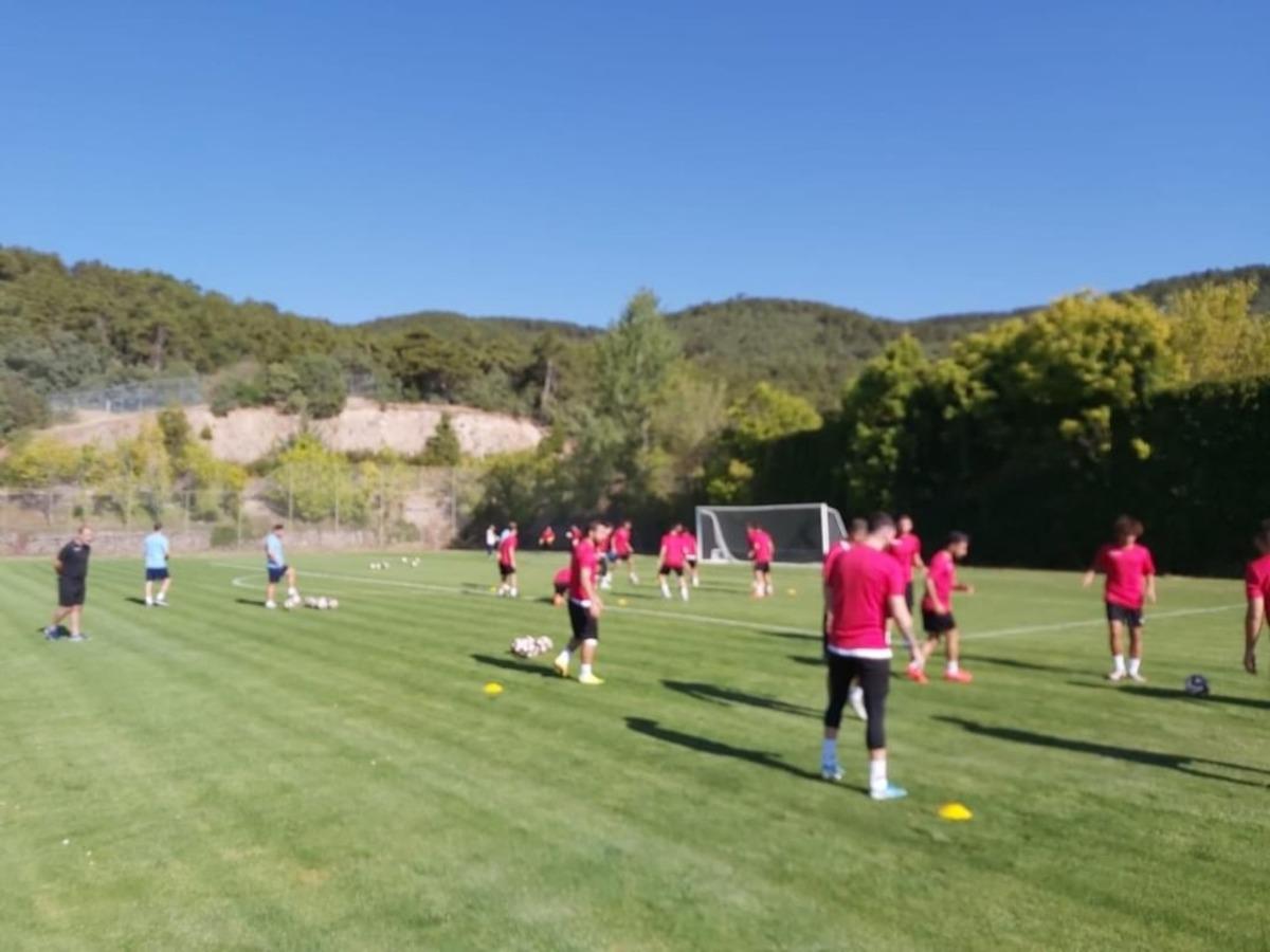 Yeşilyurt Belediyespor&rsquo;da kamp &ccedil;alışmaları s&uuml;r&uuml;yor