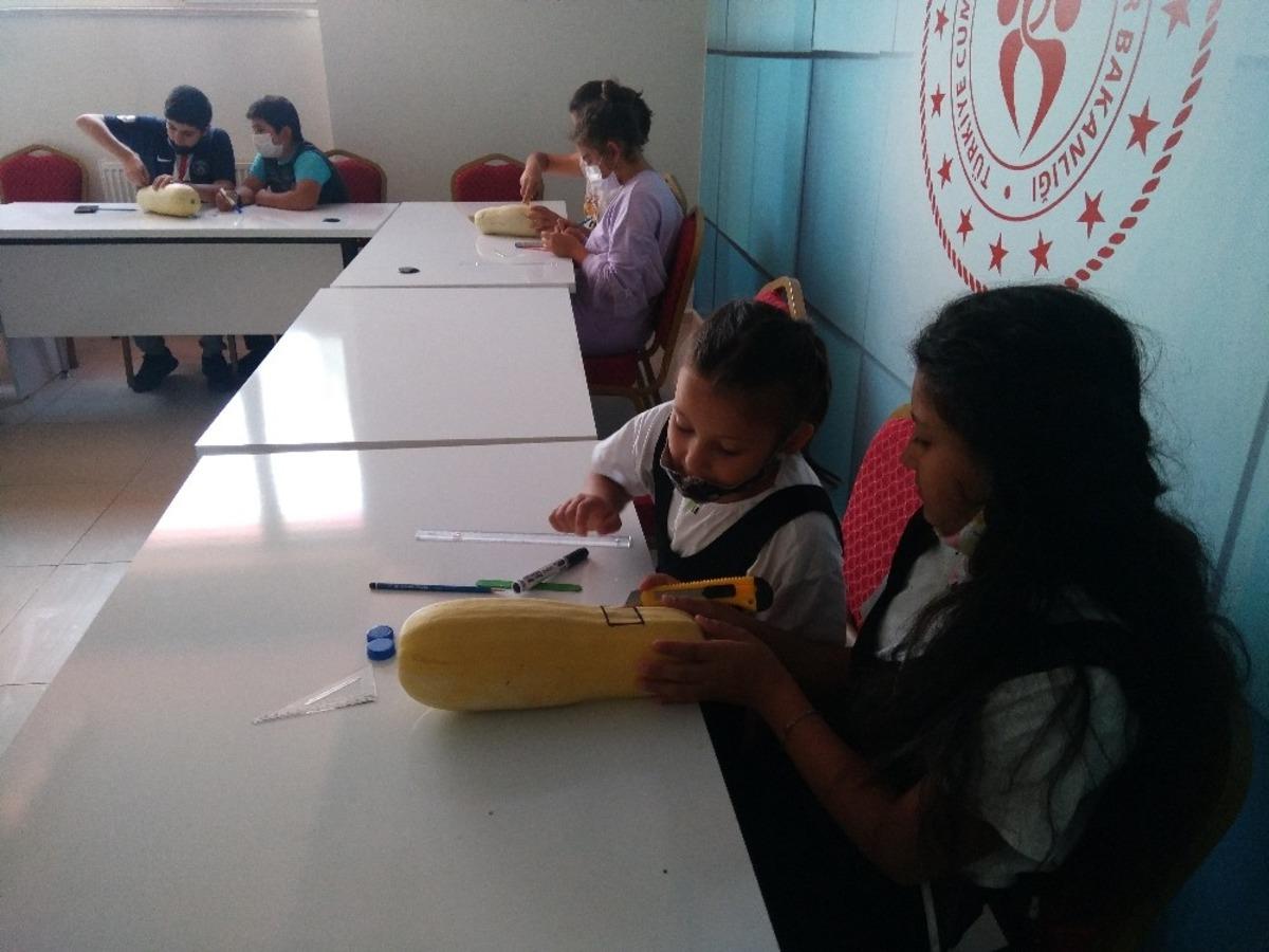 Bug&uuml;n&uuml;n k&uuml;&ccedil;&uuml;k geleceğin b&uuml;y&uuml;k kaşifleri