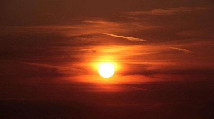 Güneşlenenler için önemli uyarı! Cilt kanseri riski...