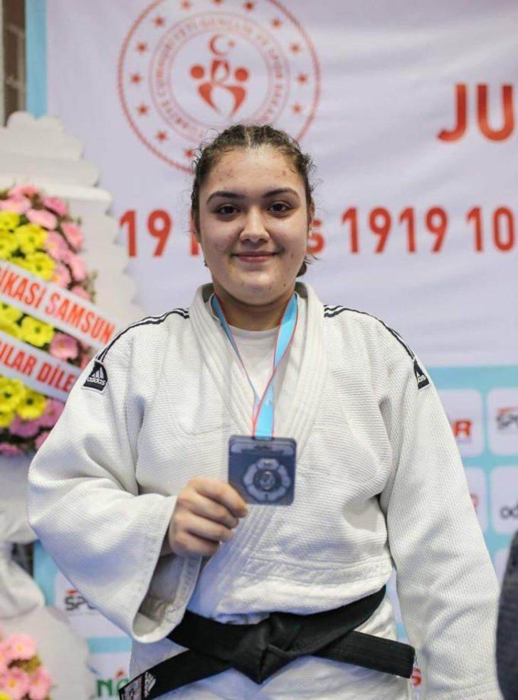 Salihlili 4 judocuya milli görev G2