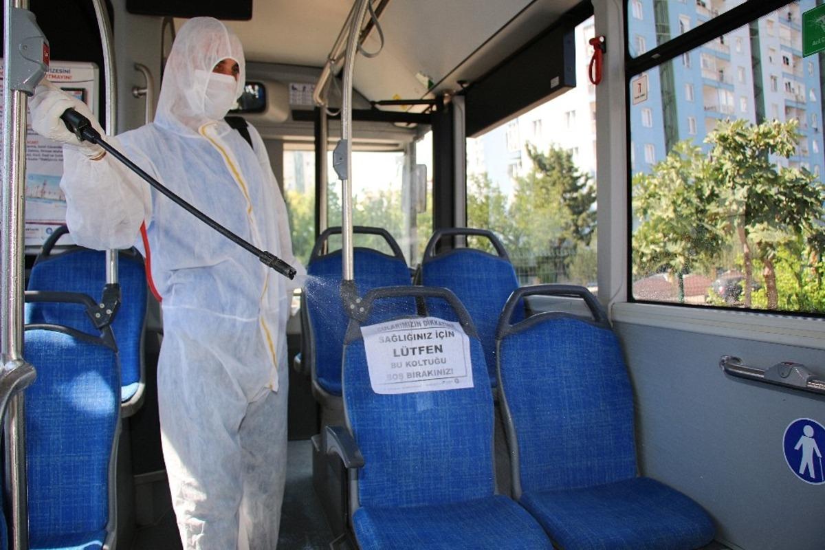 B&uuml;y&uuml;kşehir Belediyesi toplu taşıma ara&ccedil;larını her g&uuml;n temizleniyor