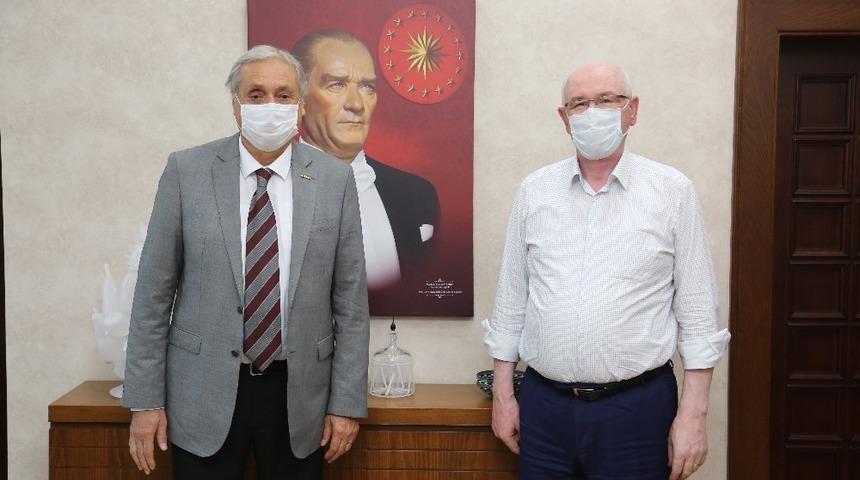 Boz&uuml;y&uuml;k Belediye Başkanı Bakkalcıoğlu Kazım Kurt&rsquo;u ziyaret etti