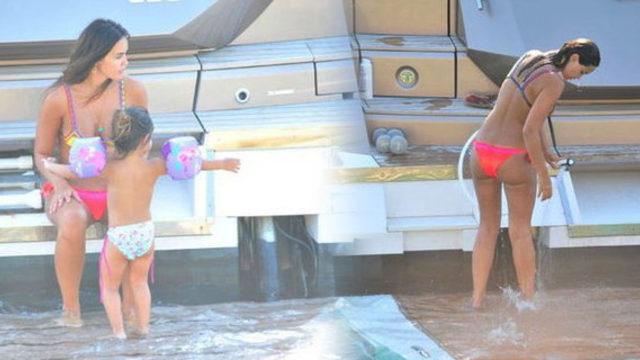 Volkan Demirel'in eşi Zeynep Demirel kızıyla Bodrum tatilinde