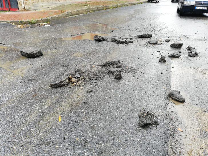 Yollar çöktü, asfalt parçalandı! Yağış en çok o ilçeyi vurdu G4