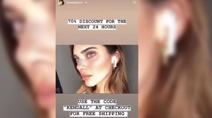 Instagram'da 322 milyon takip&ccedil;isi olan Kylie ve Kendall Jenner, sahte kulaklıkların reklamını yapıyor