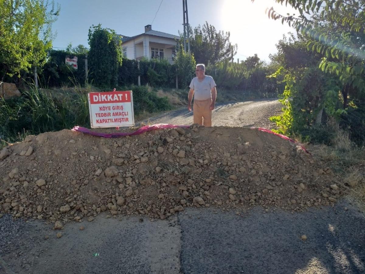 10 kişide Covid-19 &ccedil;ıkınca muhtar, k&ouml;y&uuml; karantinaya aldı