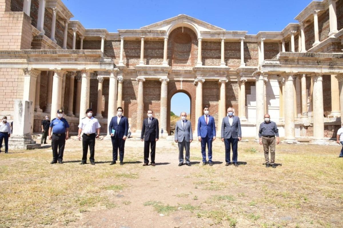 Vali Karadeniz&rsquo;den Sardes antik kentinde inceleme