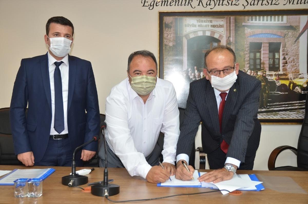 Turgutlu Belediyesinde en d&uuml;ş&uuml;k maaş 3 bin 245 TL oldu