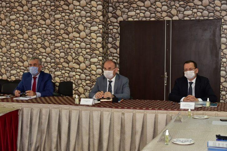 Vali Karadeniz Salihli’de korona virüs çalışmalarını değerlendirdi G2