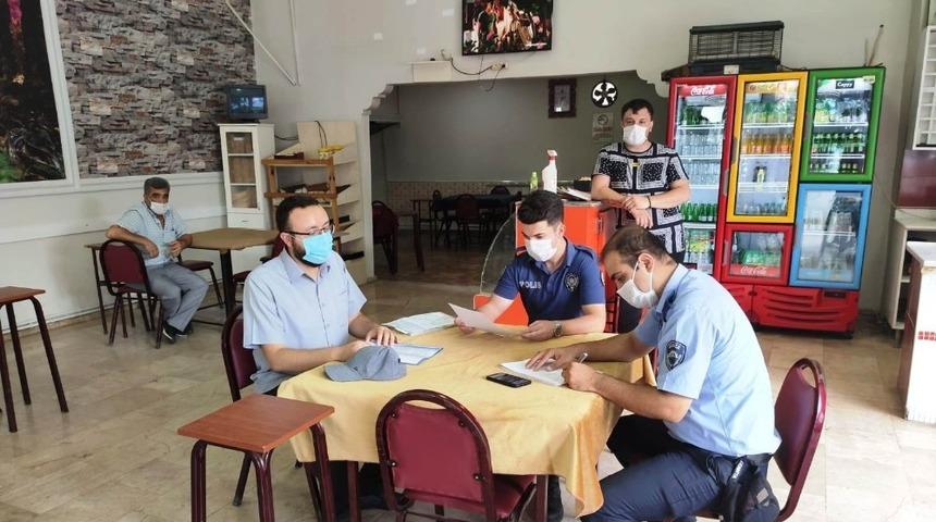 Zabıta ekipleri korona vir&uuml;s denetimlerini s&uuml;rd&uuml;r&uuml;yor