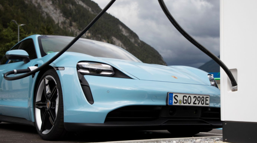 Daha da güçlendi: 2021 Porsche Taycan tanıtıldı! İşte değişen özellikleri