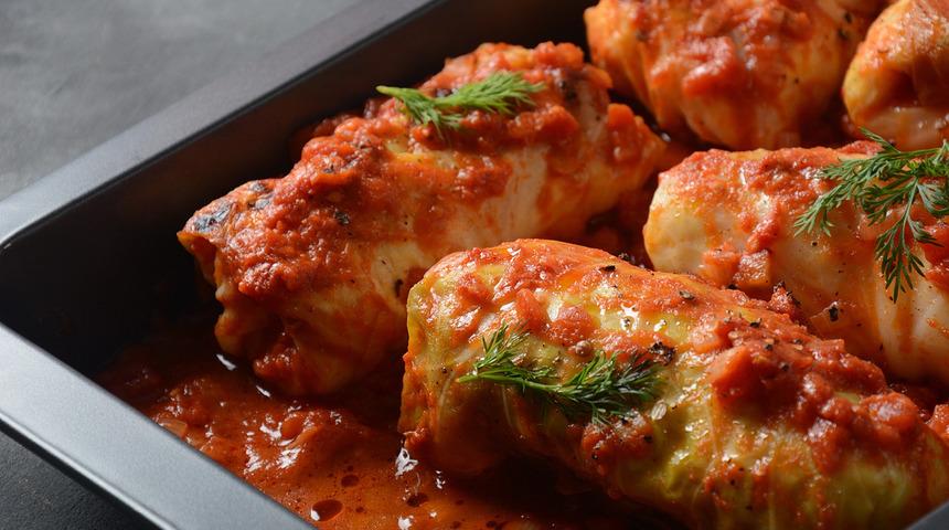 Etli lahana sarması tarifi: Bir tabak asla yetmeyecek! 