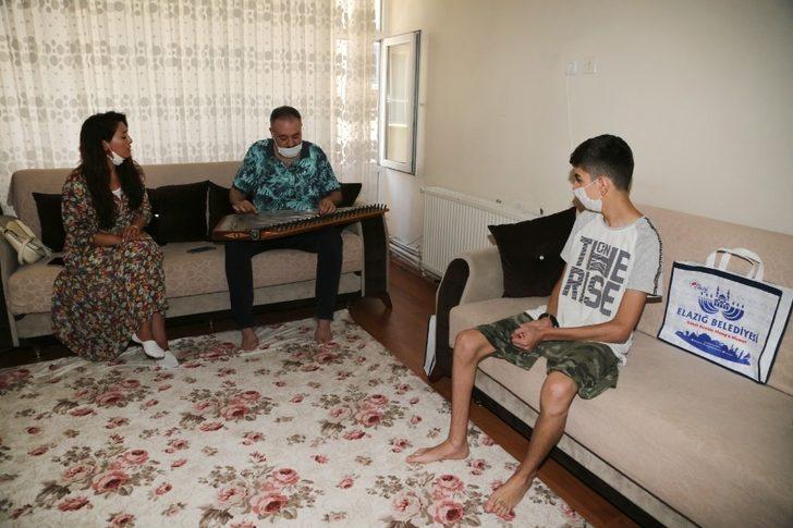 Hastalığına rağmen iki günde bir kitap bitiren Bedirhan örnek oluyor G3