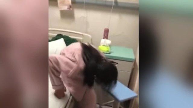 Çin'de 'katlanan kadın' 10 yılın ardından yeniden dik yürüyebilecek