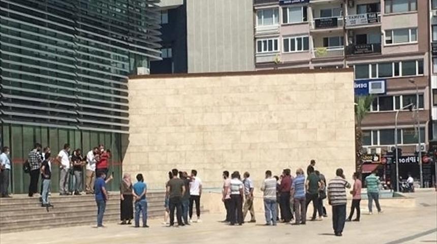Denizli'de sokak düğünlerinin yasaklanması protesto edildi