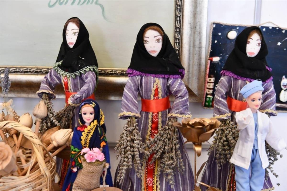 Isparta&rsquo;da el emeği &lsquo;Mor Gız&rsquo; g&ouml;r&uuml;c&uuml;ye &ccedil;ıktı