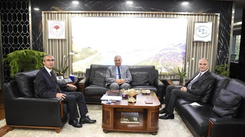 Başkan &Ouml;zl&uuml; "Laf değil, icraat &uuml;retiyoruz"