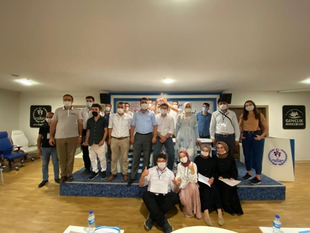Atakum Gen&ccedil;lik Merkezi &uuml;yeleri m&uuml;nazara b&ouml;lge yarışmasında Samsun&rsquo;u temsil edecek