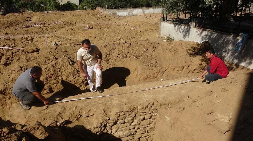 Aydın'da inşaat alanında 1600 yıllık sur duvarı bulundu