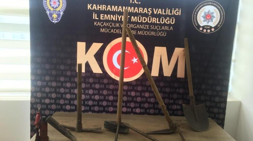 Kahramanmaraş&rsquo;ta 3 define avcısı yakalandı