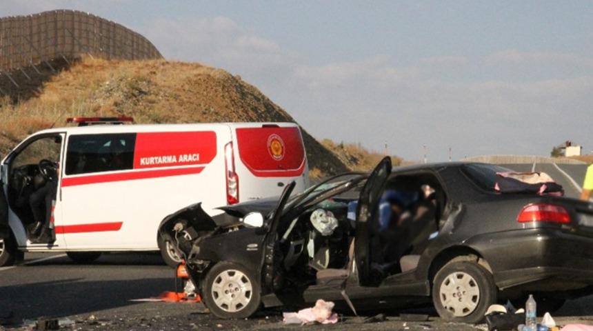 Erzincan’da korkunç kaza: 2 ölü, 4 yaralı