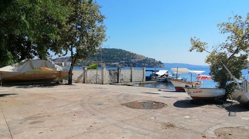 Erdek&rsquo;te kayık &ccedil;ekilen alan temizlendi