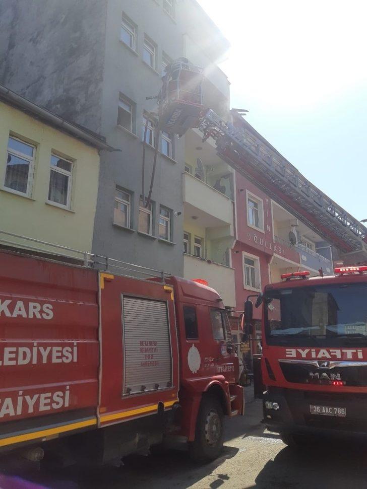 Kars’ta ateşle oynayan çocuklar yangın çıkardı G4