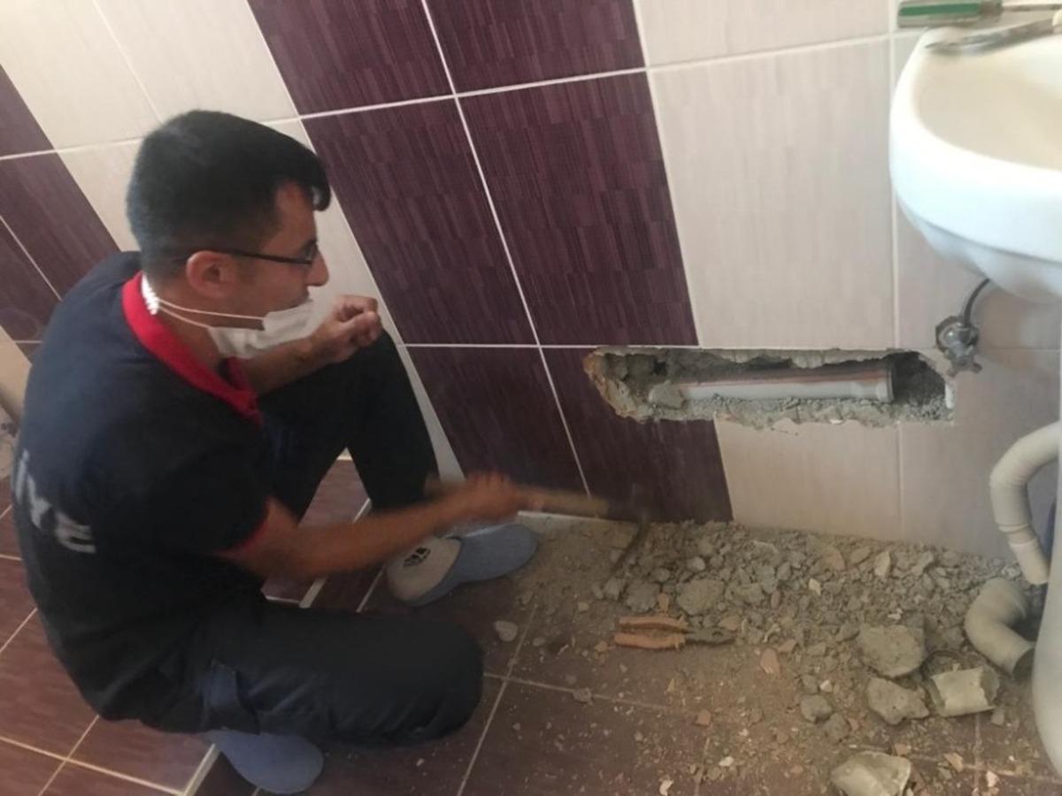 Havalandırma boşluğuna d&uuml;şen yavru kedi kurtarıldı