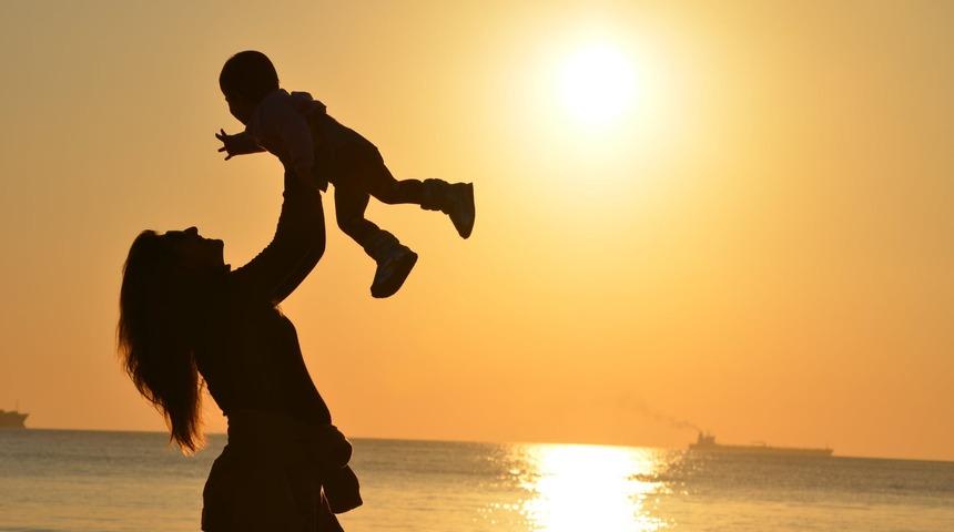 Çalışan anne ve babalara büyük müjde! Yeni çocuk sahibi olanlar yarım gün çalışabilecek! 