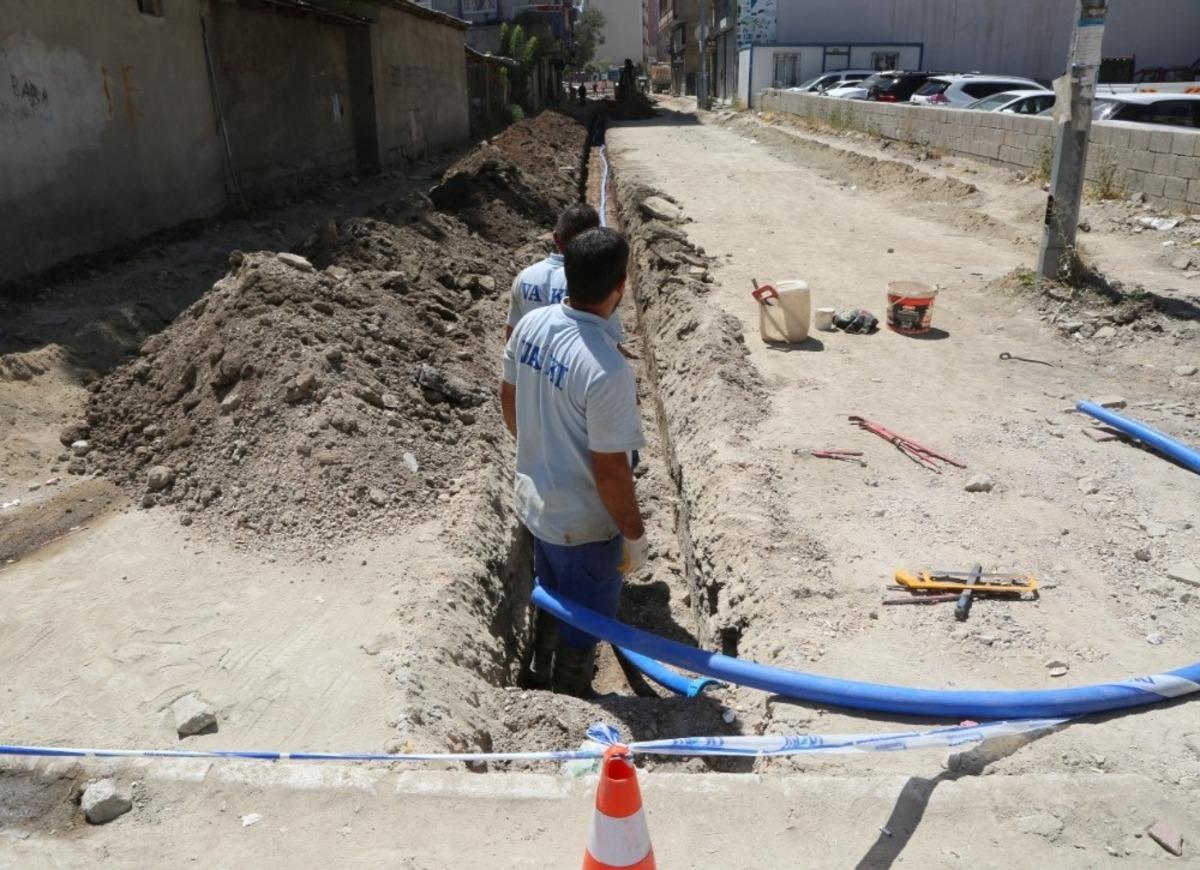 VASKİ 30 yıllık eski su hattını yeniledi
