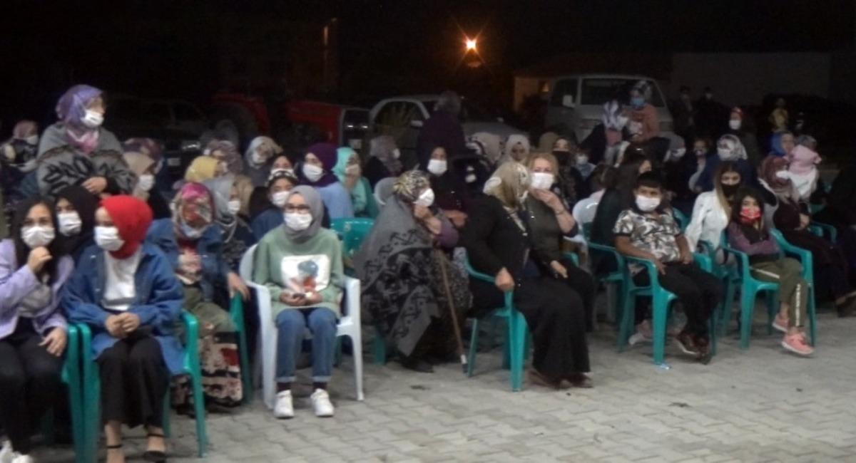 K&ouml;y muhtarı d&uuml;ğ&uuml;nde Korona tedbirlerine uyulması i&ccedil;in bakın ne yaptı?