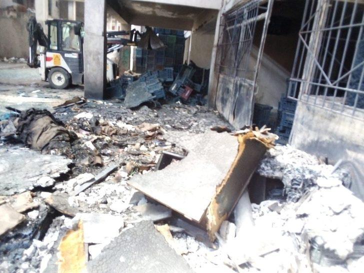 Yangında hasar gören iş yerleri temizlendi G2