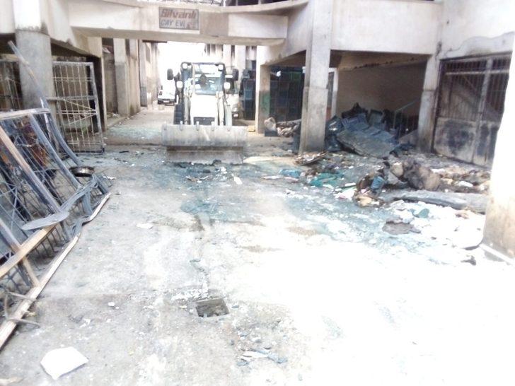 Yangında hasar gören iş yerleri temizlendi G3